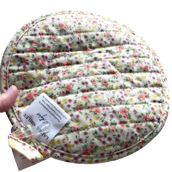 pot holder LAURA ASHLEY 8" round NWT cottage - Picture 8 of 11